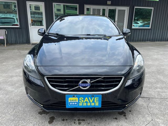 VOLVO V40  第2張相片