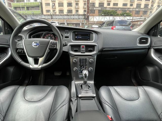 VOLVO V40  第7張相片