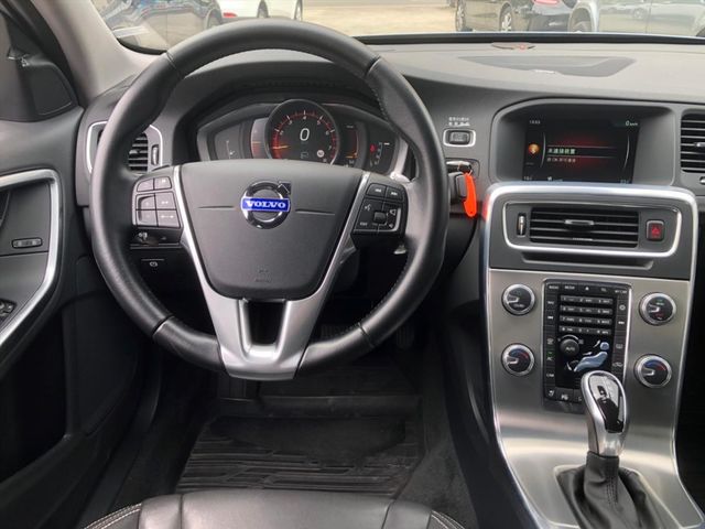 VOLVO S60  第7張相片