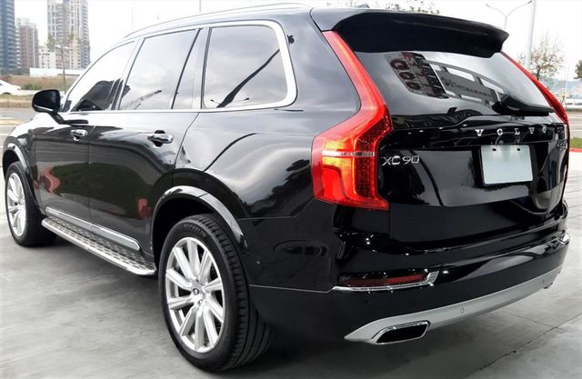 ★2019款XC90 T8 -7人座黑色  第5張相片