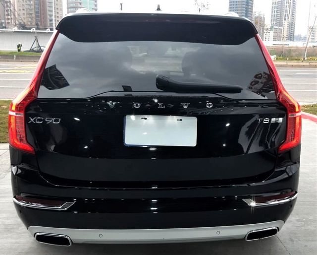 ★2019款XC90 T8 -7人座黑色  第6張相片