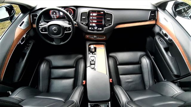 ★2019款XC90 T8 -7人座黑色  第10張相片