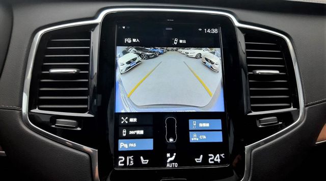 ★2019款XC90 T8 -7人座黑色  第13張相片