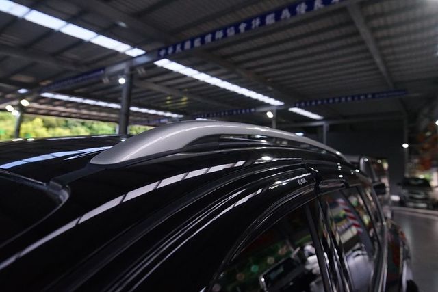 富祥汽車 頂級旗艦版 4WD 全景天窗  第21張相片