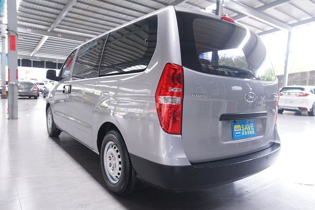 富祥汽車 柴油 八人座 倒車顯影 滑軌  第16張相片