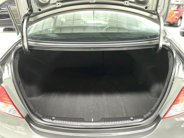 富祥汽車 尊爵時尚版 僅跑5萬多  第6張相片