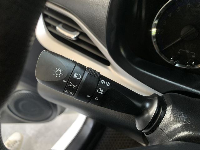 富祥汽車 循跡防滑 胎壓偵測 感應頭燈  第3張相片