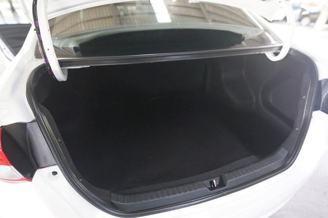 富祥汽車 循跡防滑 胎壓偵測 感應頭燈  第10張相片