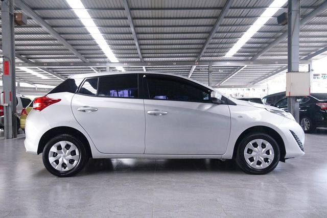 富祥汽車 原廠保固中 循跡防滑  第16張相片