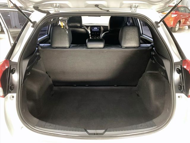 富祥汽車 原廠保固中 循跡防滑  第19張相片