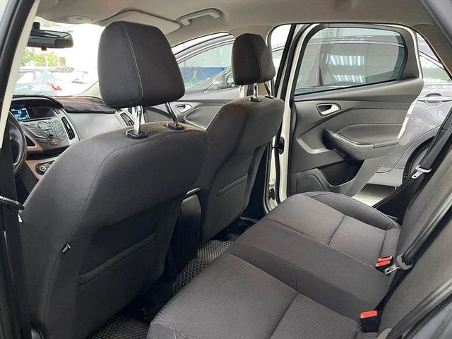 FORD FOCUS  第7張相片
