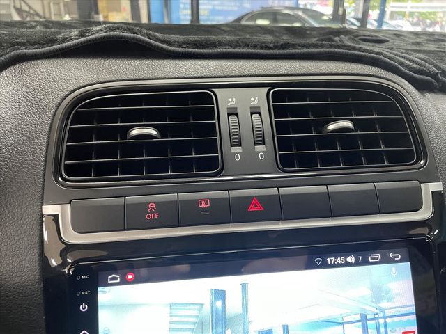 都會小車.保證 認證好車 可全額貸款  第6張相片