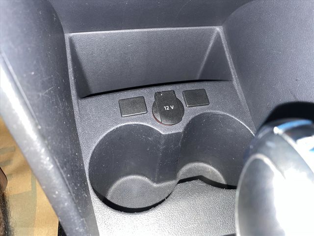 都會小車.保證 認證好車 可全額貸款  第12張相片