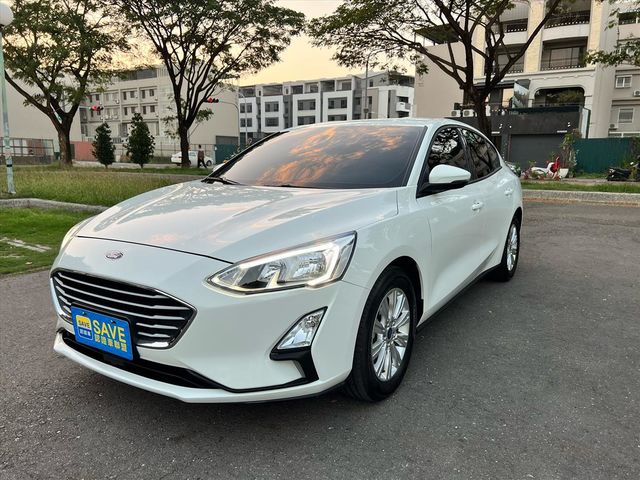 只跑3000公里跟新車一模一樣  第1張相片