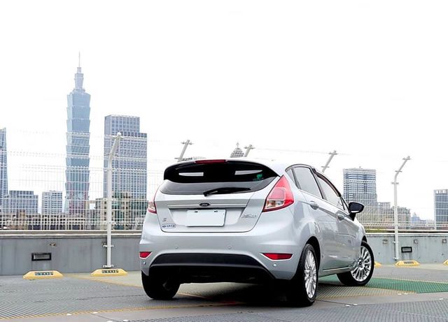 FORD FIESTA  第2張相片