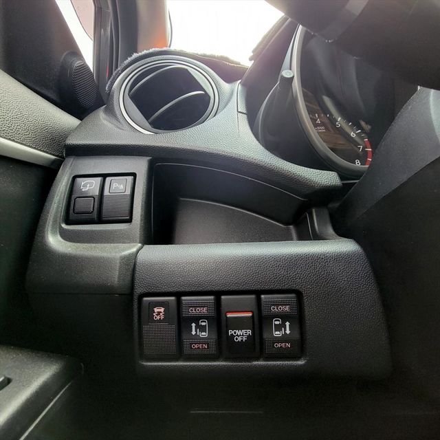 MAZDA MAZDA 5  第4張相片