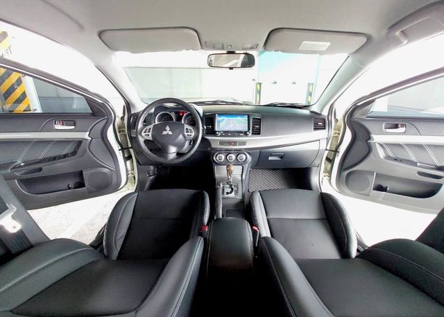 MITSUBISHI FORTIS  第4張相片