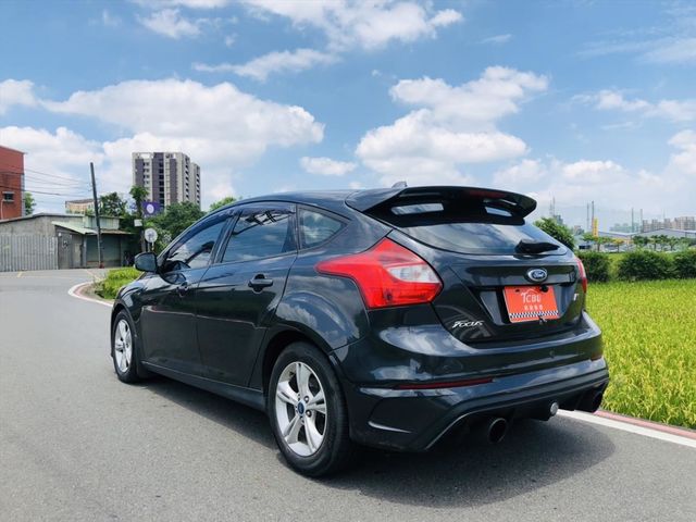2014 FOCUS 灰 1.6  第2張相片