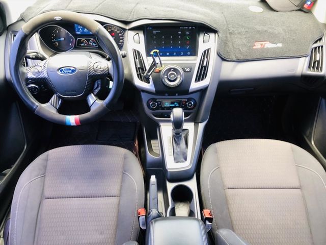 2014 FOCUS 灰 1.6  第3張相片