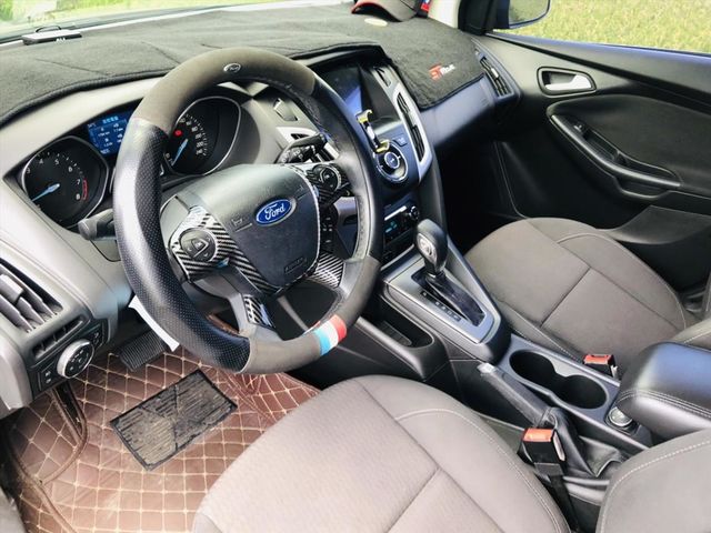 2014 FOCUS 灰 1.6  第4張相片
