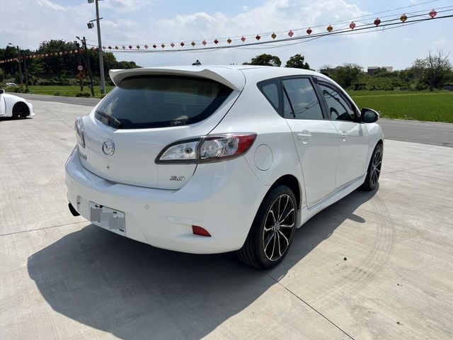 2012 MAZDA3 白色2.0  第2張相片