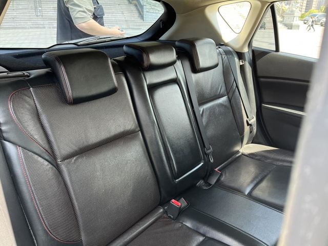 2012 MAZDA3 白色2.0  第5張相片