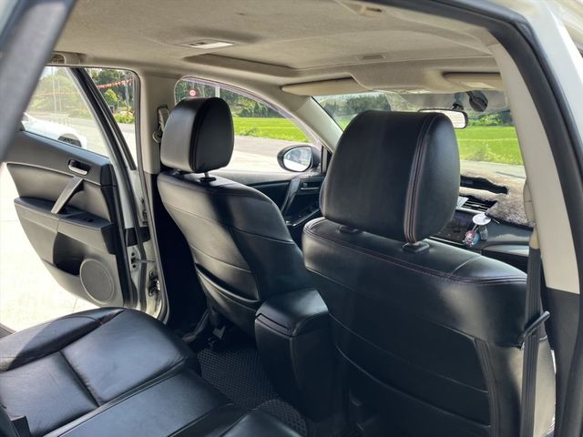 2012 MAZDA3 白色2.0  第6張相片