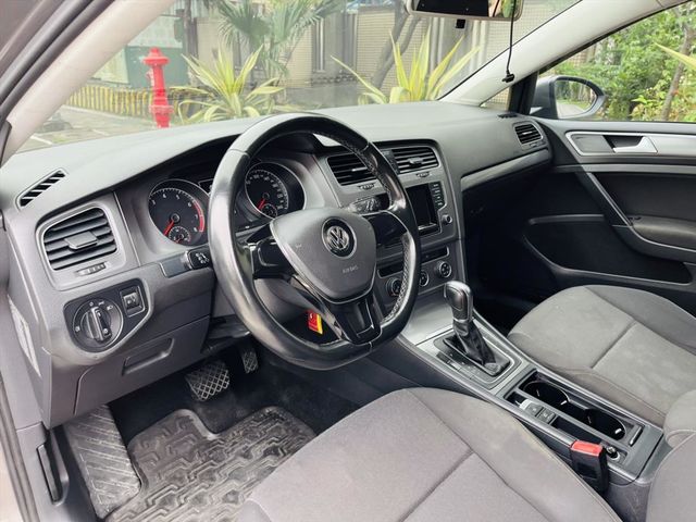 2013 golf 1.2 灰  第7張相片