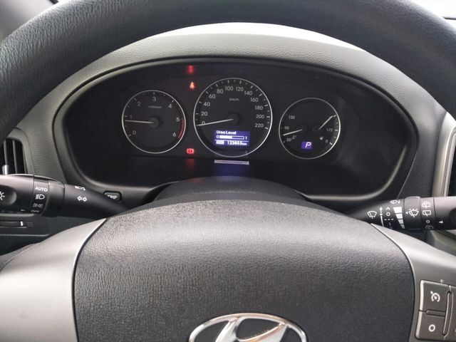 HYUNDAI STAREX  第15張相片