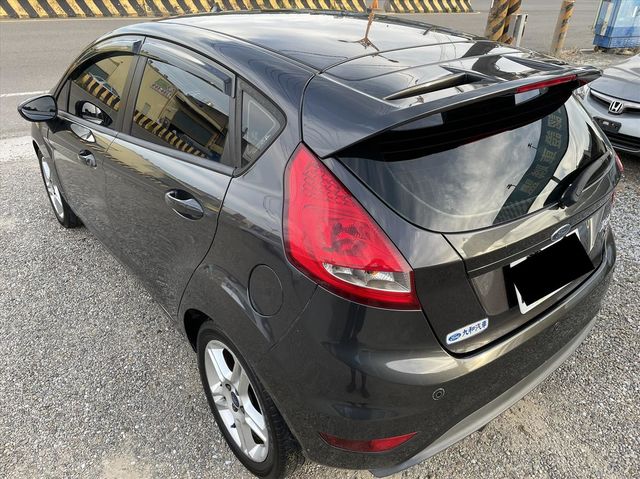 FORD FIESTA  第5張相片