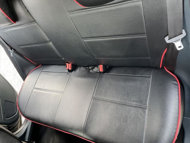 FORD FIESTA  第8張相片