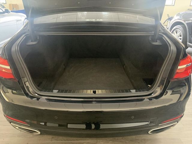 BMW 730D  第19張相片