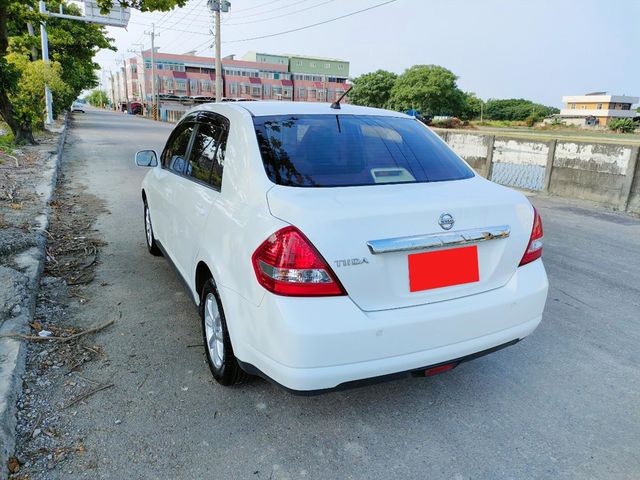 一手車.女用車.車庫車.幾乎都原漆  第13張相片