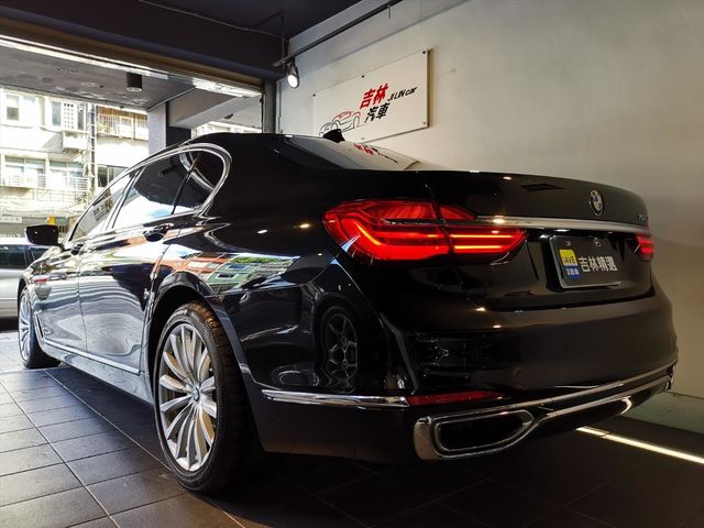 16年 總代理 750Li Luxury  第3張相片