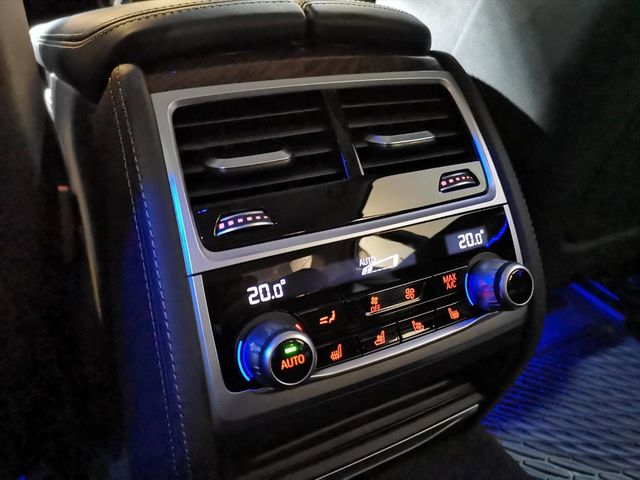16年 總代理 750Li Luxury  第8張相片