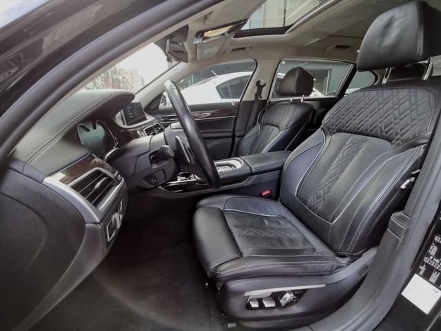 16年 總代理 750Li Luxury  第12張相片