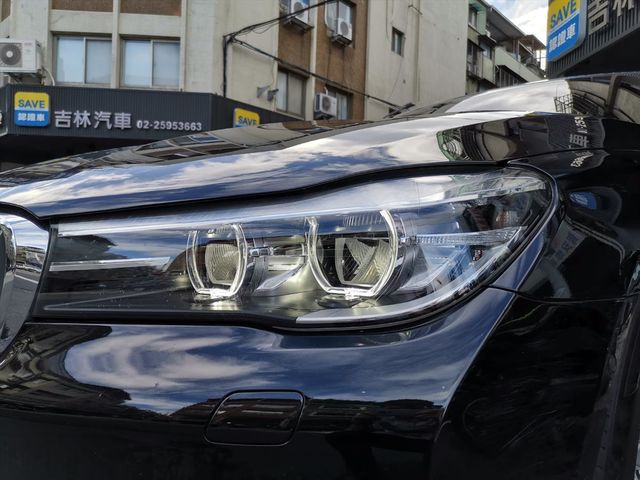 16年 總代理 750Li Luxury  第17張相片