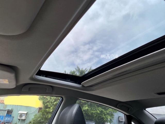 認證漂亮車。ECO小改款，3D安全經典型。六顆安全氣囊。最大馬力達170匹。天窗、定速、恆溫  第15張相片