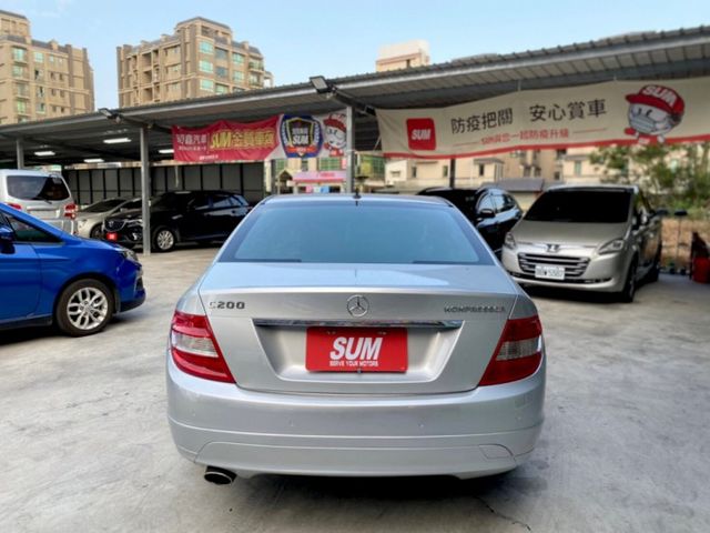 可視訊賞車。C200K。總代理，原廠保養。原版件，認證車。六安、循跡、定速。機械增壓，內裝、外觀漂亮，車況優！可全額貸款  第5張相片