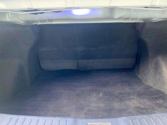 歡迎視訊賞車。內裝、外觀漂亮，認證車，車況優！旗艦型，IKEY、電動椅、天窗、方向盤換檔撥片、環景、HID頭燈。可全額貸  第12張相片