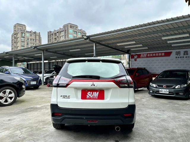 歡迎視訊賞車。原鈑件，認證車。後視鏡電動摺疊、定速、盲點偵測系統、恆溫空調。內裝、外觀漂亮。可全額貸款  第5張相片