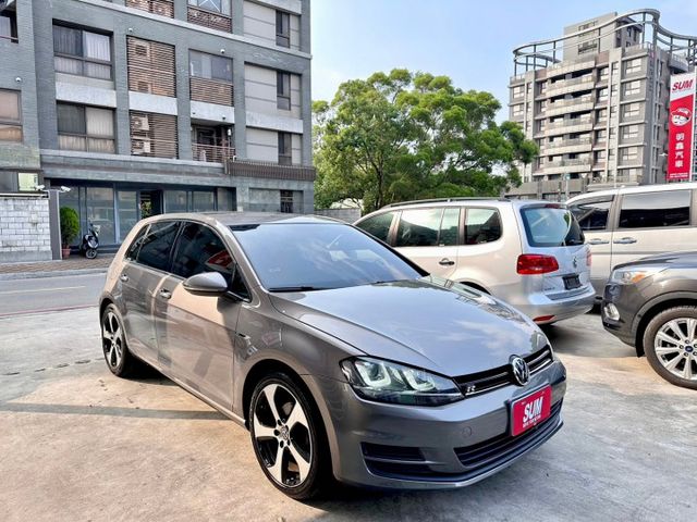 歡迎視訊賞車。七安、定速、胎壓偵測、循跡、倒車顯影、方向盤快控鍵。內裝、外觀漂亮，車況優！認證車！僅跑10萬，里程保證！  第3張相片