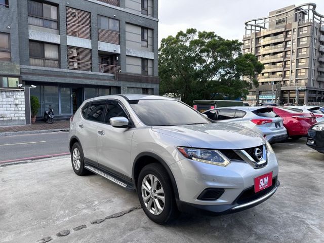 歡迎視訊賞車。雙區恆溫、循跡、斜坡起步輔助、胎壓偵測、倒車顯影。內裝、外觀漂亮，認證車，車況優！僅跑10萬，可全額貸款！  第3張相片