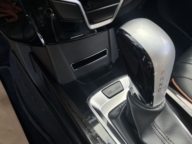 歡迎視訊賞車。原鈑件，認證車。時尚型，恆溫、循跡防滑、胎壓偵測。內、外漂亮，車況優！可全額貸款  第15張相片
