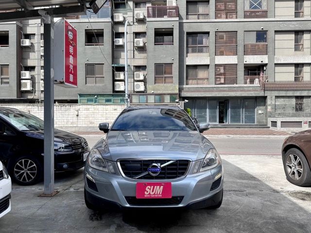 歡迎視訊賞車。T5旗艦型，ACC、八安、車道偏離警示、全景天窗、電尾門、盲點。僅跑9萬多，里程保證！內、外漂亮，認證車！  第2張相片