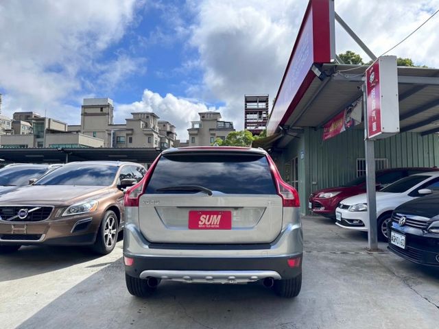 歡迎視訊賞車。T5旗艦型，ACC、八安、車道偏離警示、全景天窗、電尾門、盲點。僅跑9萬多，里程保證！內、外漂亮，認證車！  第5張相片