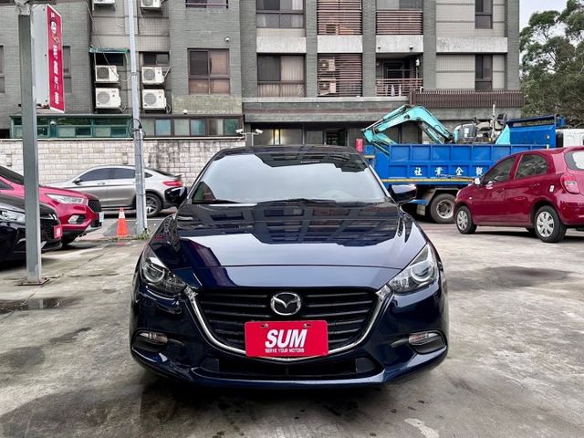 歡迎視訊賞車。小改款，IKEY、六安、定速、恆溫、螢幕、倒車顯影、前霧燈。內裝、外觀漂亮，車況優！實車實價，可全額貸款！  第2張相片