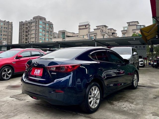 歡迎視訊賞車。小改款，IKEY、六安、定速、恆溫、螢幕、倒車顯影、前霧燈。內裝、外觀漂亮，車況優！實車實價，可全額貸款！  第4張相片