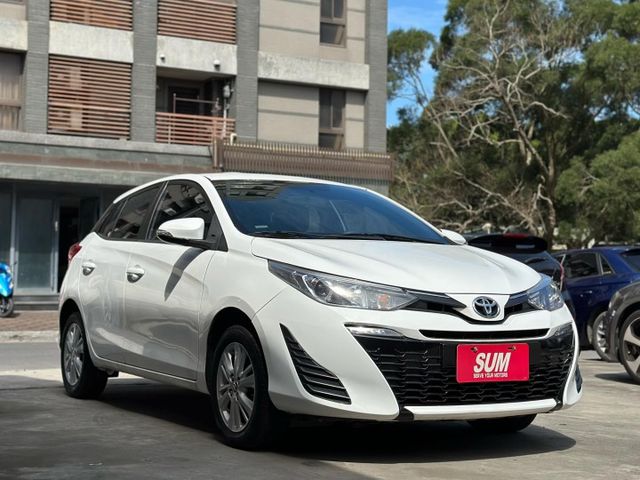 歡迎視訊賞車。代步車首選。經典型，循跡防滑、斜坡起步輔助、鋁圈、後視鏡方向指示燈、電動可摺後視鏡  第5張相片