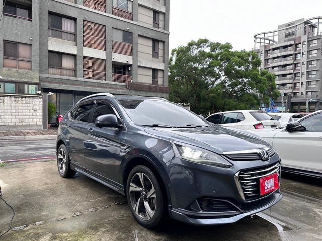 歡迎視訊賞車。Aero版，空力套件、LED頭燈、換檔撥片、IKEY、環景、自動停車、前駐車雷達、電尾門。原鈑件，僅跑3萬  第3張相片